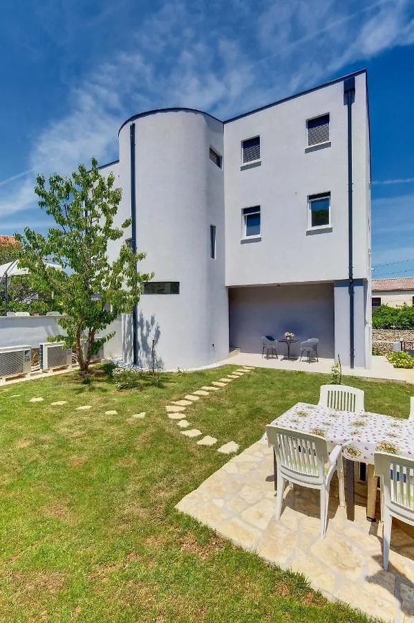 Apartments Hemetek Lussingrande 0*,